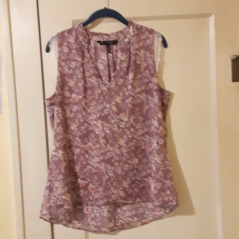 White House Black Market Med, Lightweight, lace edge,mauve,floral printBlouse